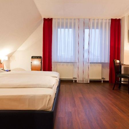 Hotel Domino Stuttgart Eksteriør bilde