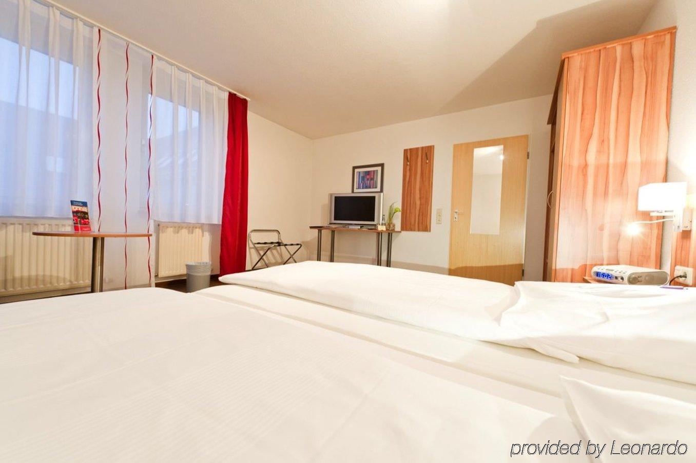 Hotel Domino Stuttgart Eksteriør bilde