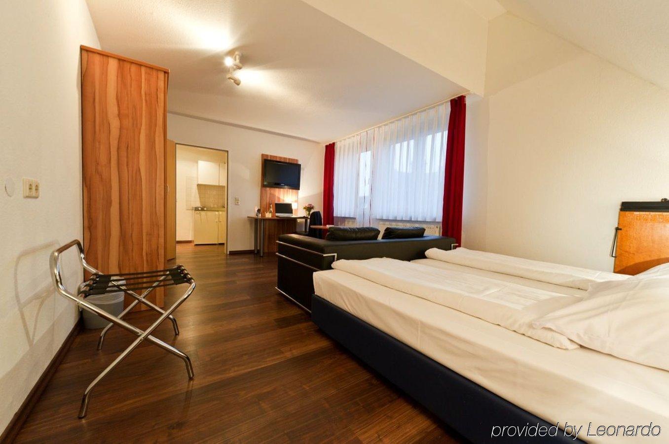 Hotel Domino Stuttgart Eksteriør bilde