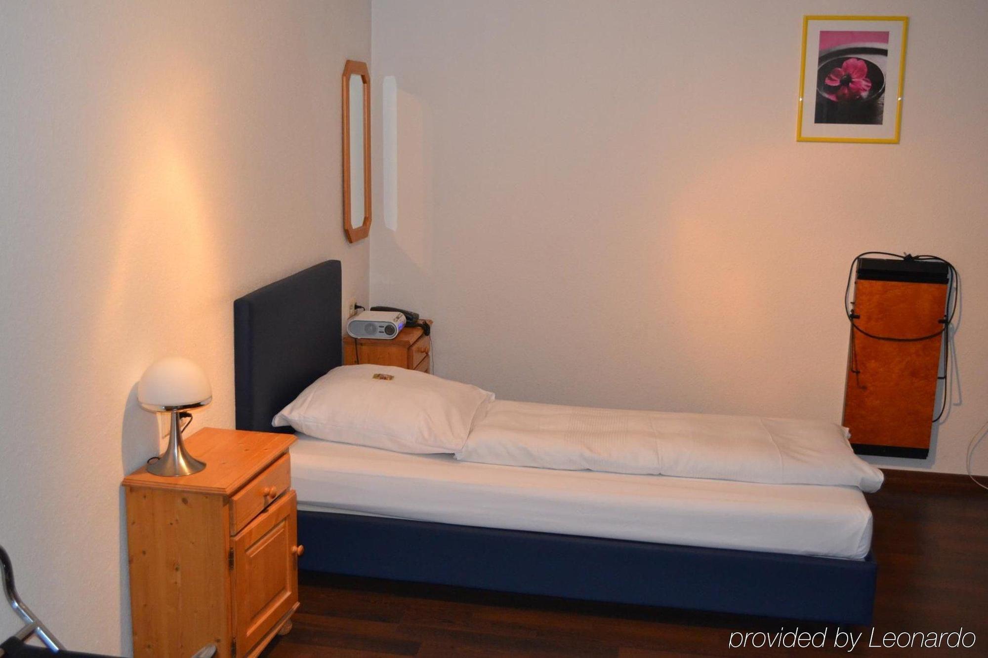 Hotel Domino Stuttgart Eksteriør bilde