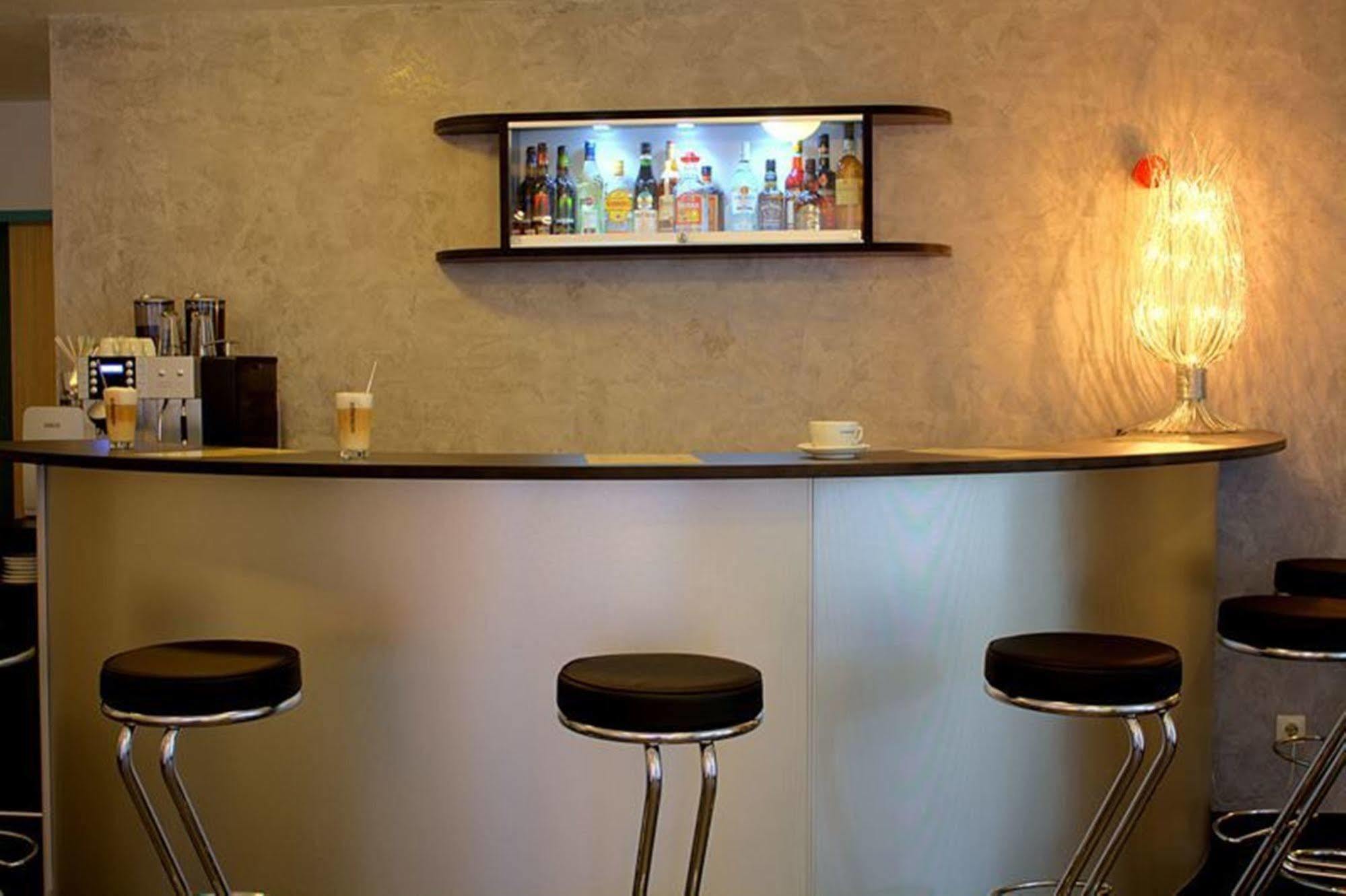 Hotel Domino Stuttgart Eksteriør bilde