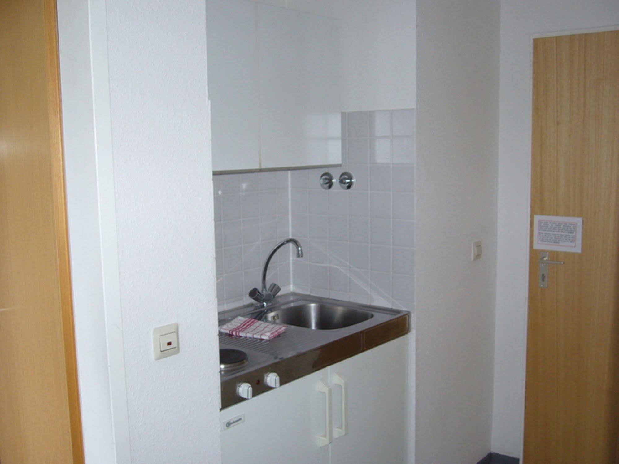 Hotel Domino Stuttgart Eksteriør bilde